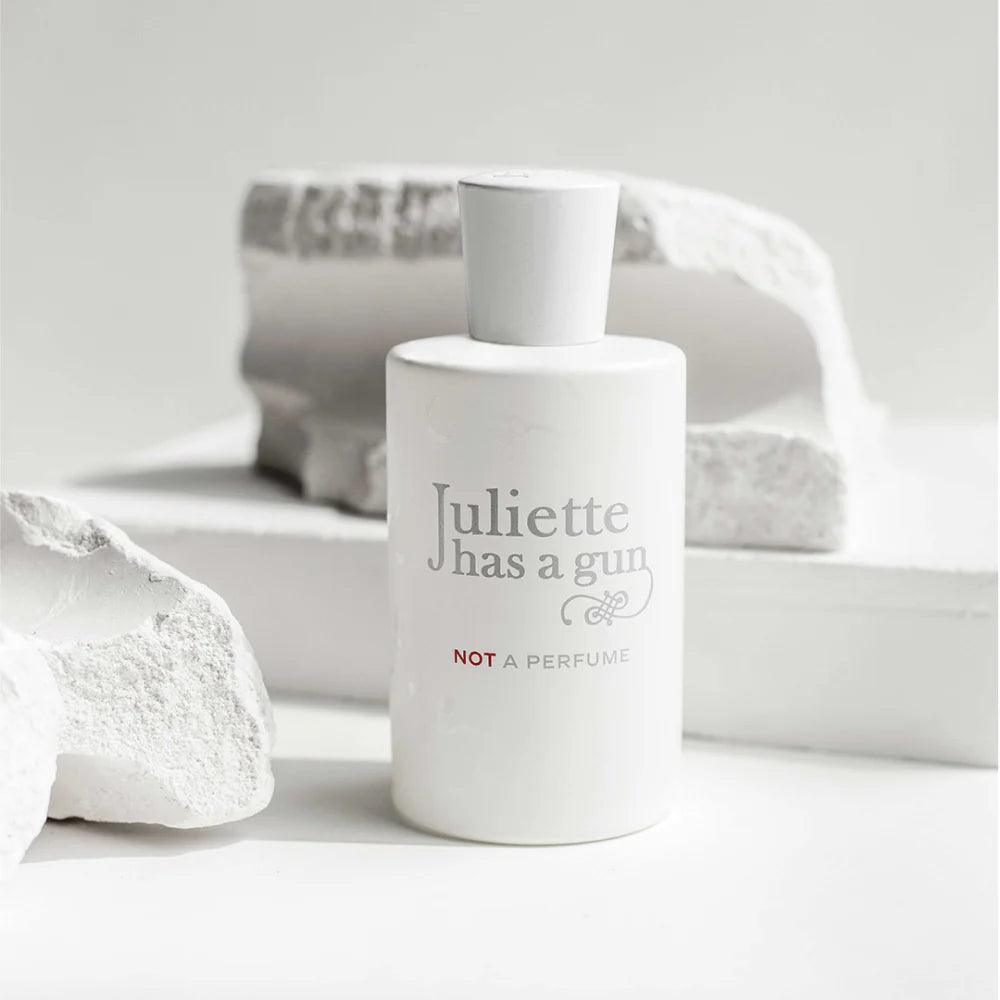 Juliette Has a Gun Review: Is This Niche Perfume Worth It? - Lux Perfume