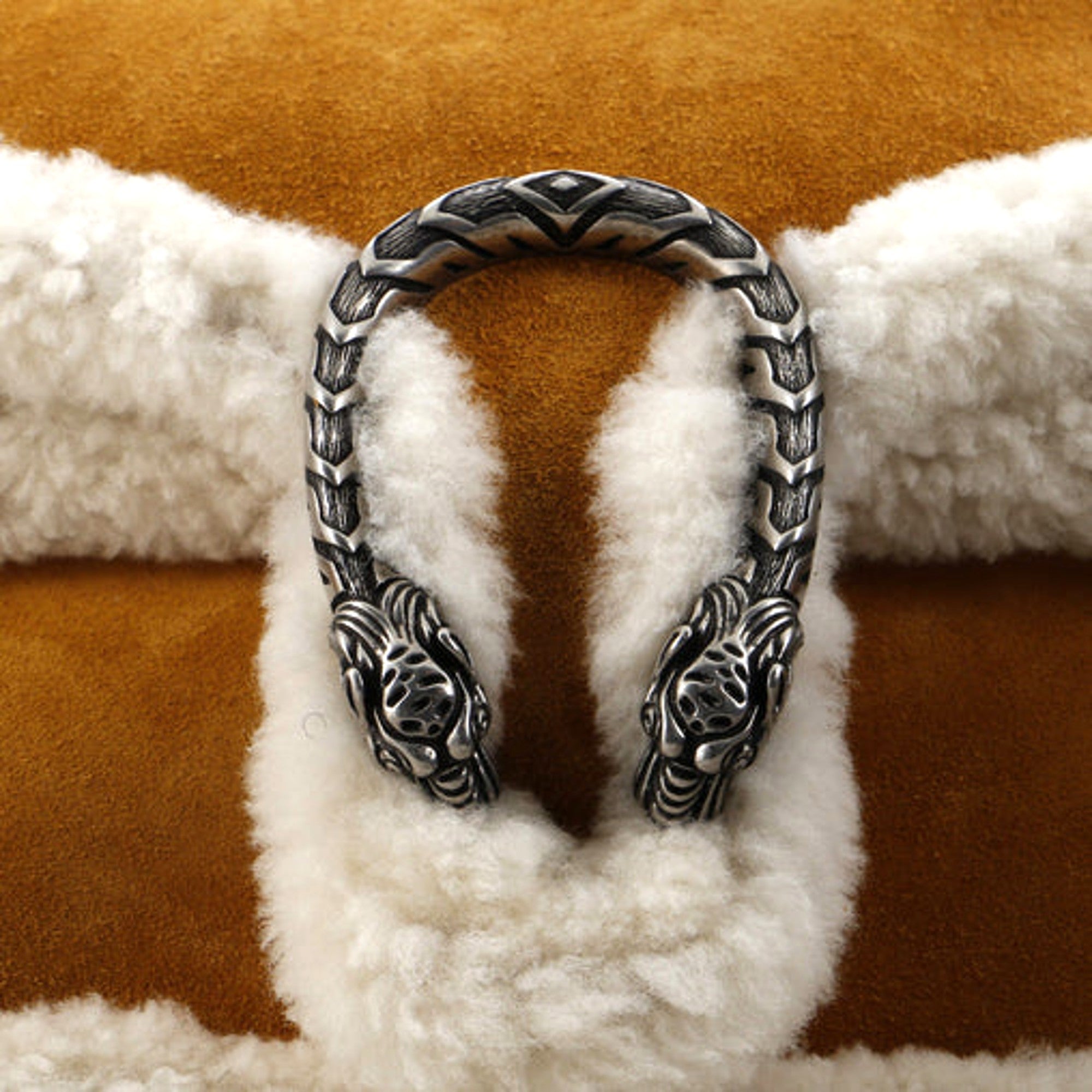 Gucci Dionysus Shearling Medium Suede Bag