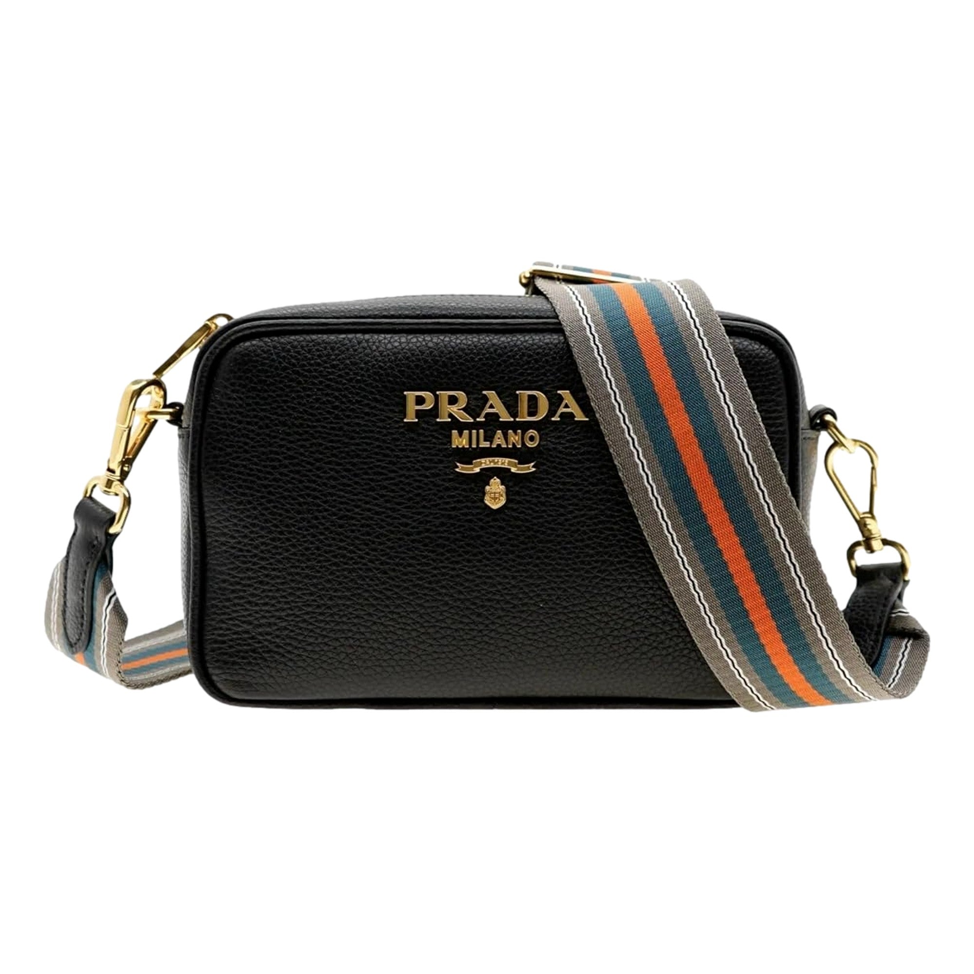 prada1BH0961_clipped_rev_1.jpg